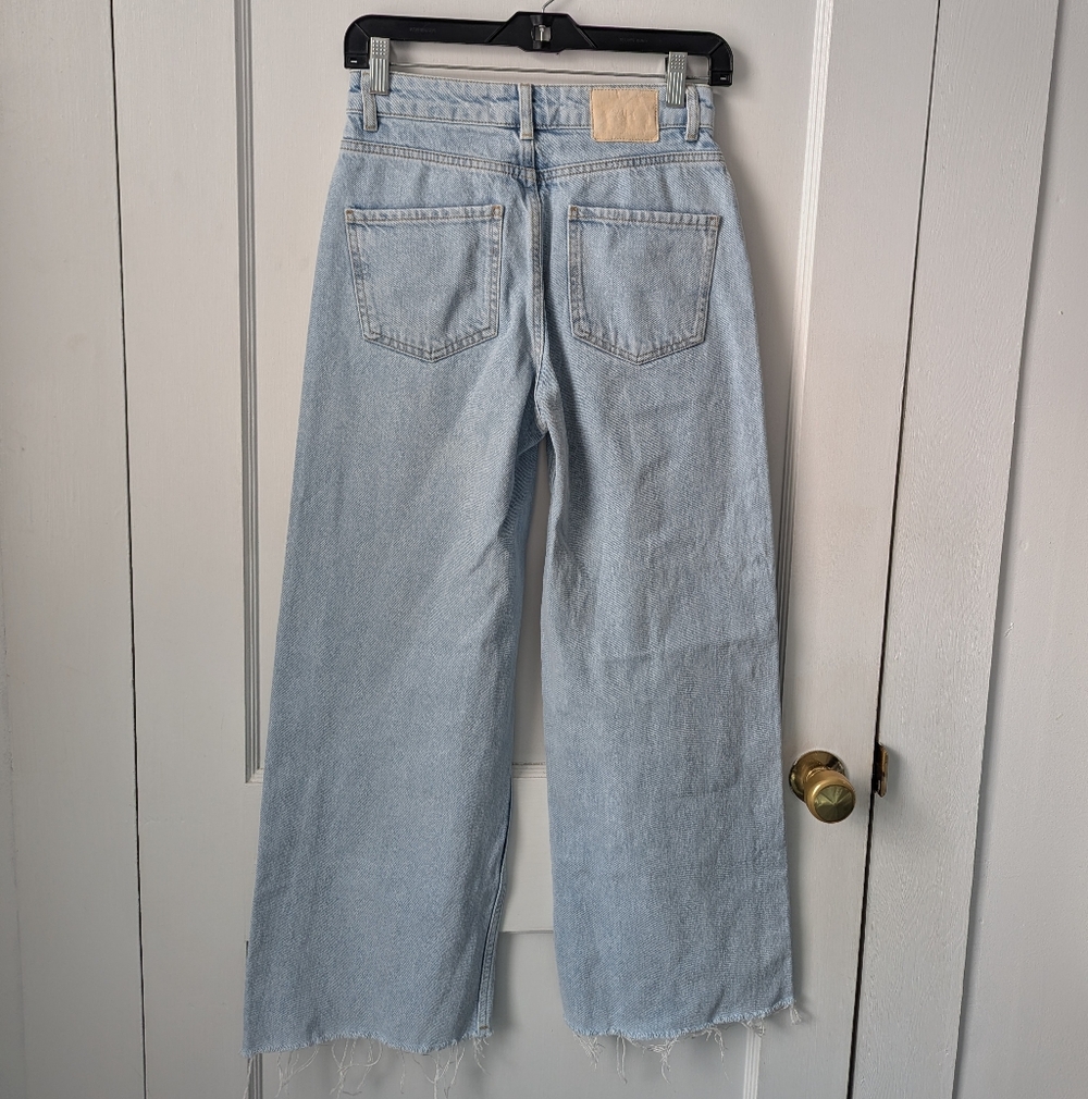 Zara High Waist High Rise Light Wash 100% Cotton Raw Hem Wide Leg Jeans Size 2 - Picture 4 of 11